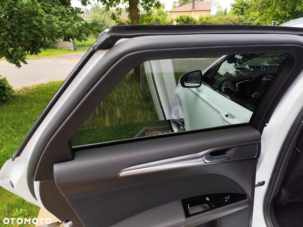 Ford Mondeo - 32
