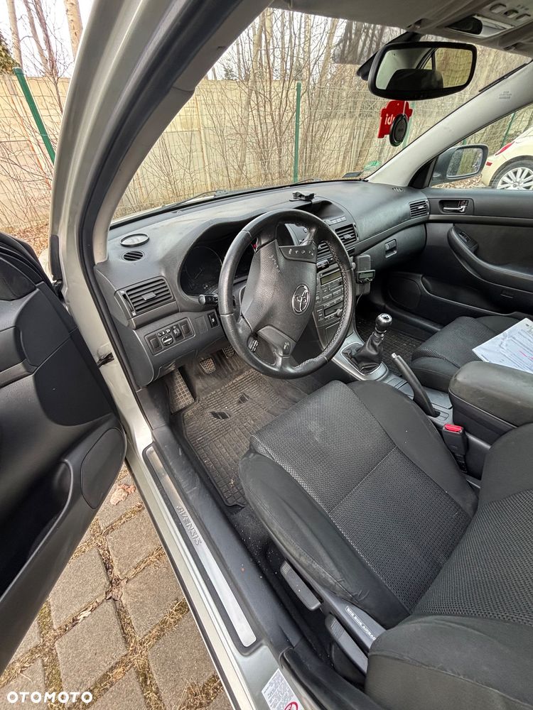 Toyota Avensis 2.2 D-4D Prestige - 11