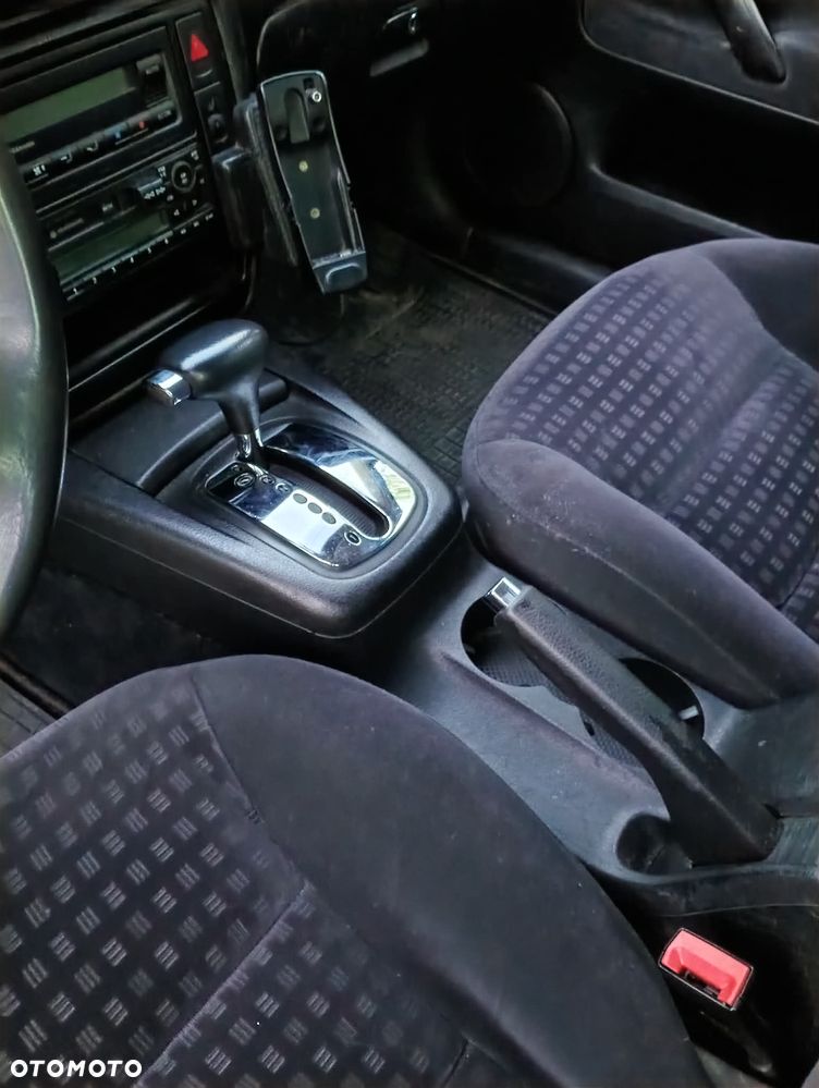 Volkswagen Passat 1.9 TDI Basis - 4
