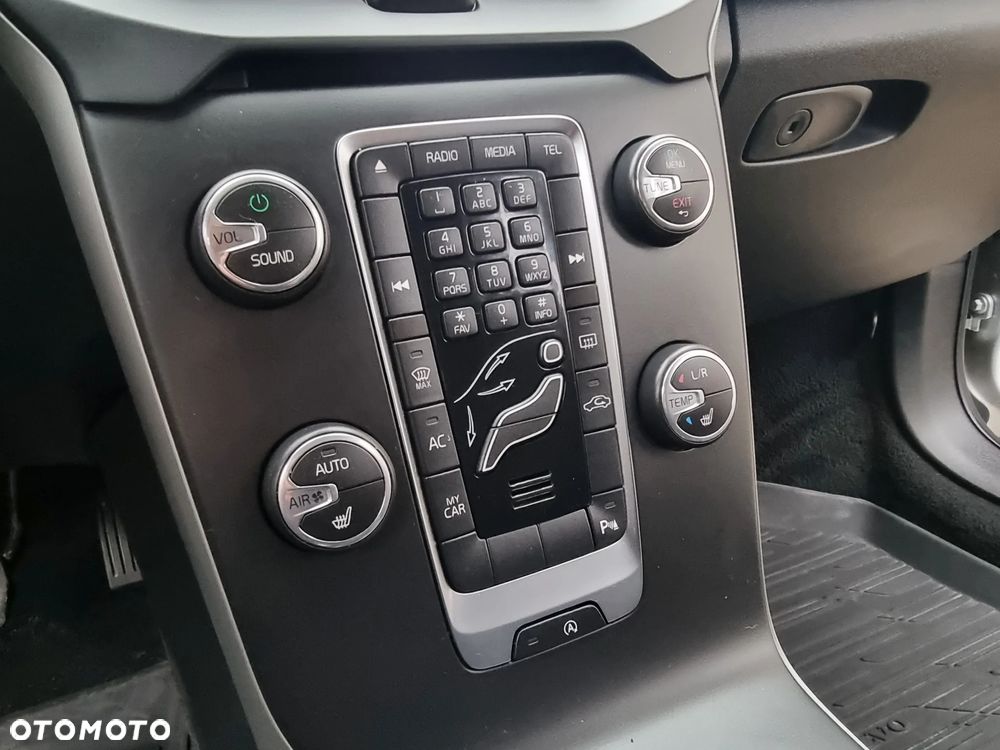 Volvo V40 D2 Drive-E Momentum - 25