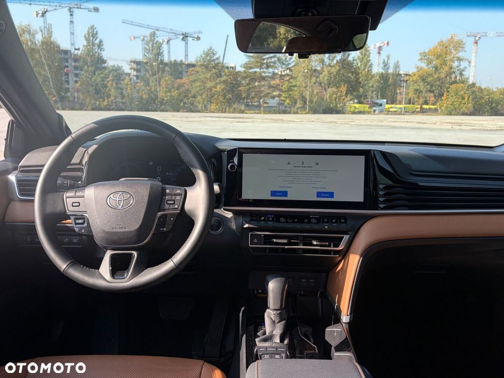 Toyota Camry - 20