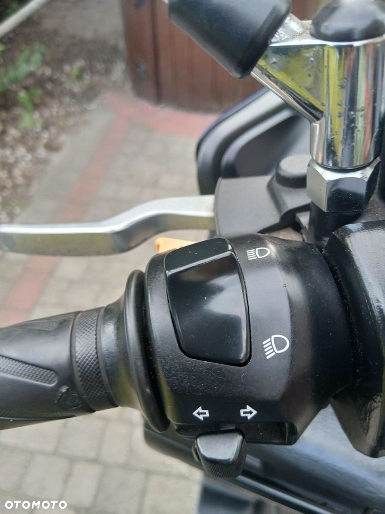 Suzuki Burgman - 6