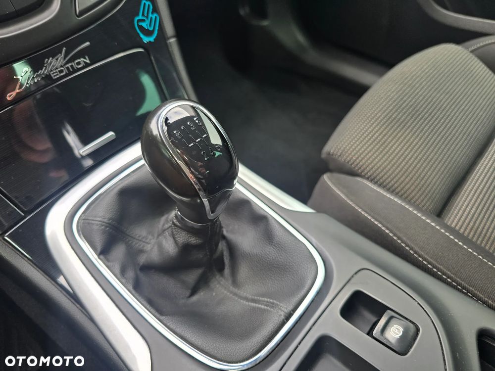 Opel Insignia - 18