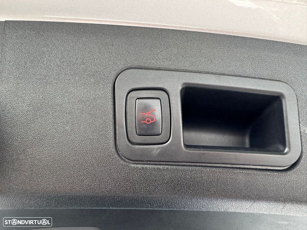 Tesla Model S 60D - 27