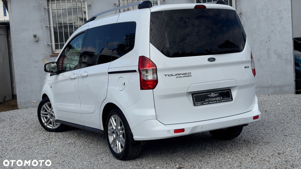 Ford Tourneo Courier 1.0 EcoBoost S&S Titanium - 15