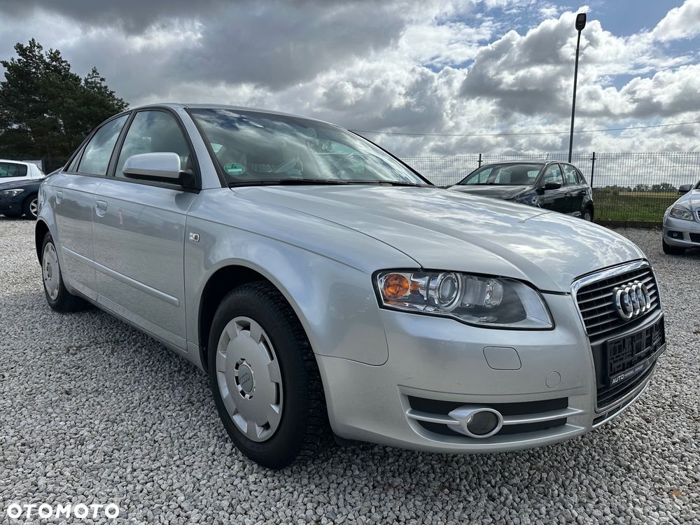 Audi A4 Limousine - 4