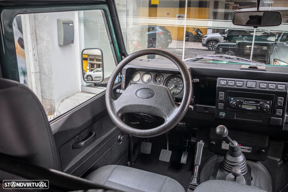 Land Rover Defender - 11