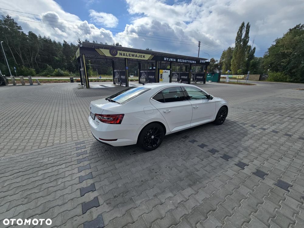 Skoda Superb 2.0 TDI 4x4 Ambition DSG - 5