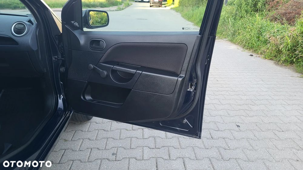 Ford Fiesta - 23