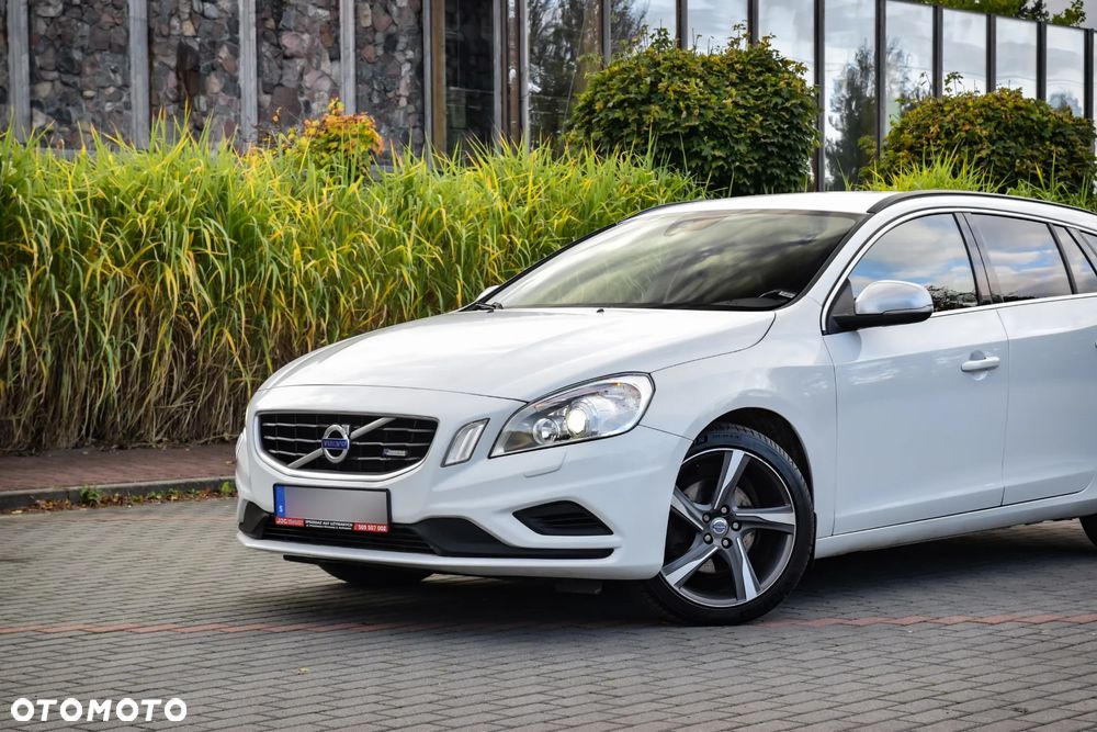 Volvo V60 D3 R-Design - 9
