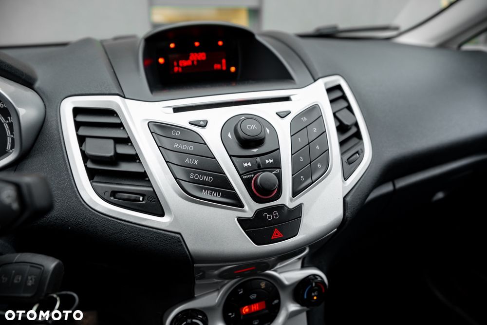 Ford Fiesta 1.6 Ti-VCT Titanium - 29