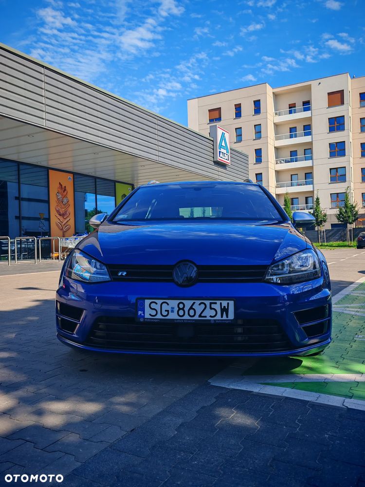 Volkswagen Golf - 1