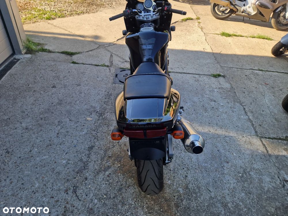 Yamaha FZ - 8