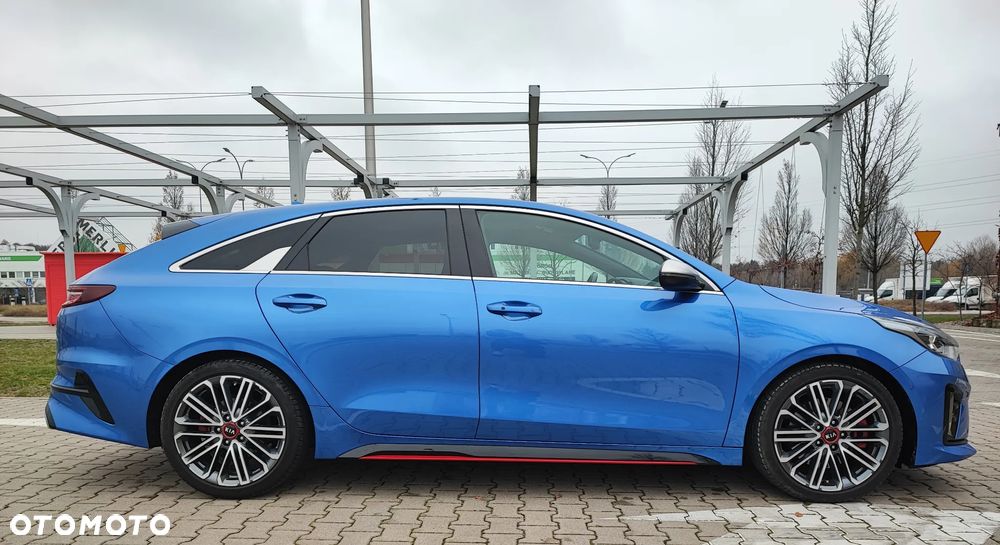 Kia ProCeed 1.6 T-GDI GT DCT - 13