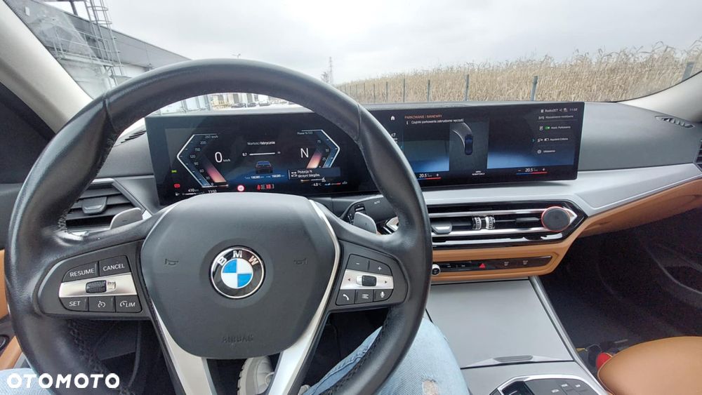 BMW Seria 3 318d mHEV - 15