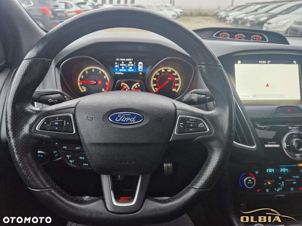 Ford Focus 2.0 EcoBoost ST - 24