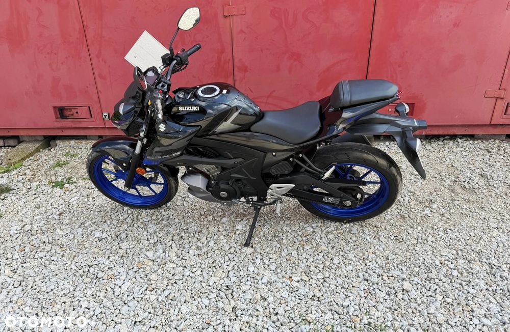 Suzuki GSX - 2