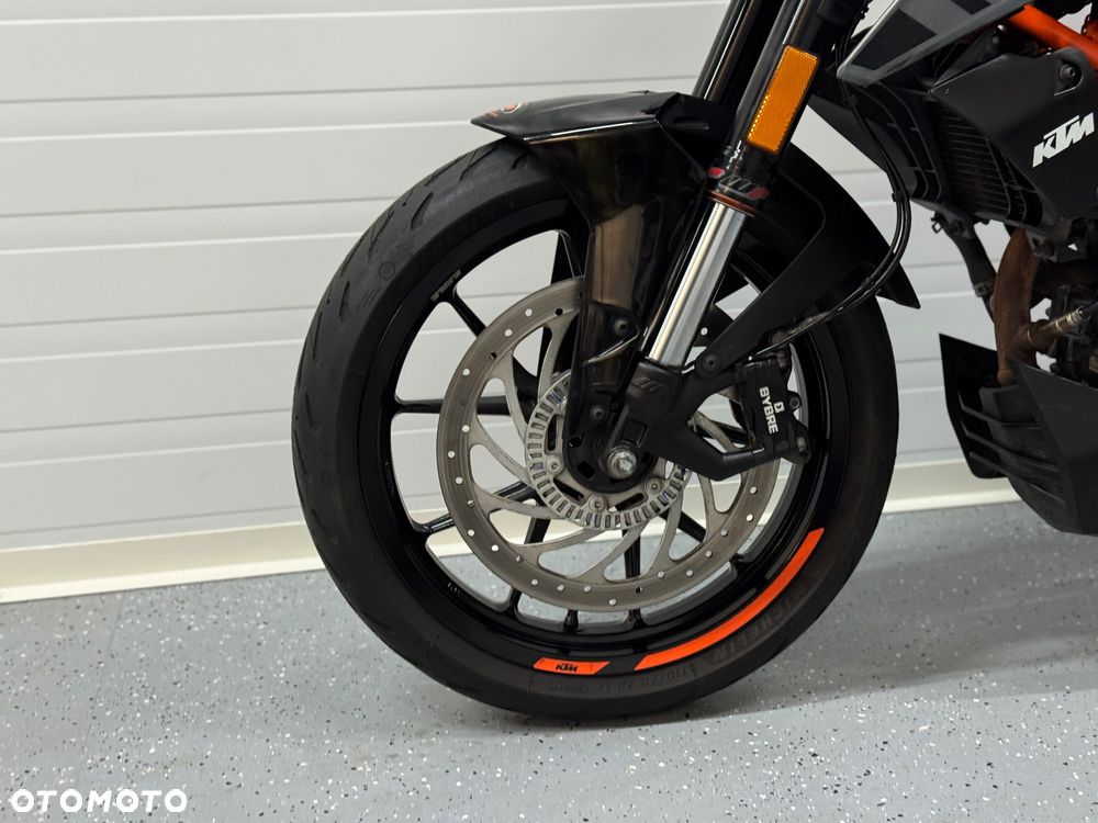 KTM Duke - 13