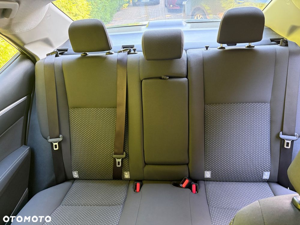 Toyota Corolla 1.6 Active - 11