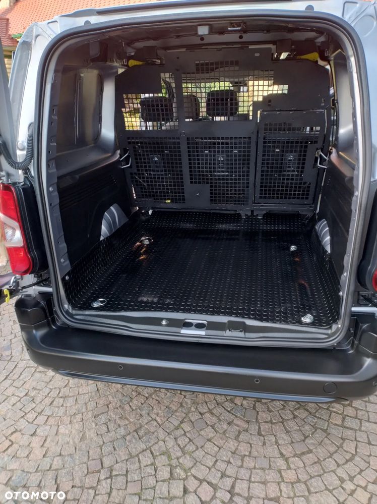 Toyota Proace City 1.5 D-4D Long 2,4t Active (bryg.) - 25