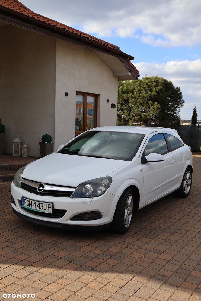 Opel Astra 2.0 T Cosmo - 4