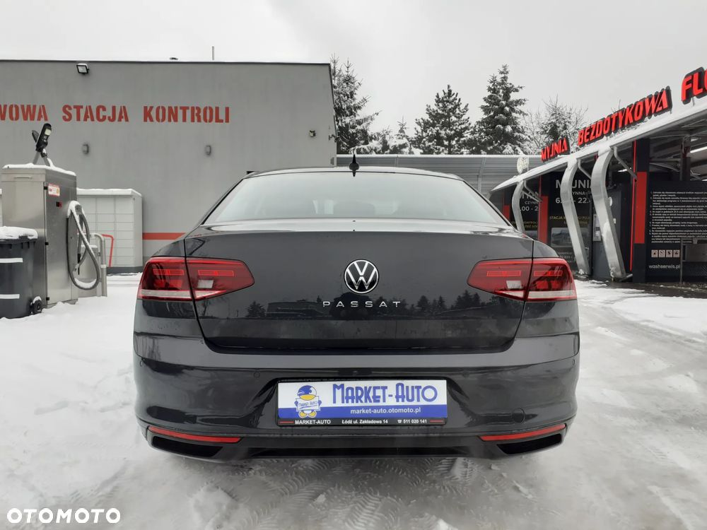 Volkswagen Passat - 4