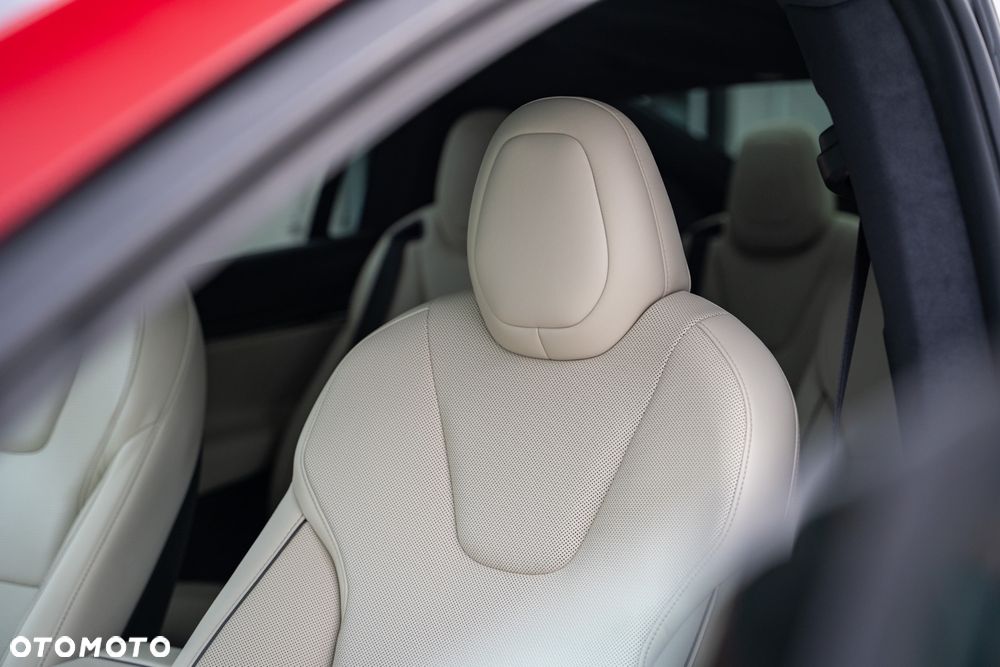 Tesla Model X - 3
