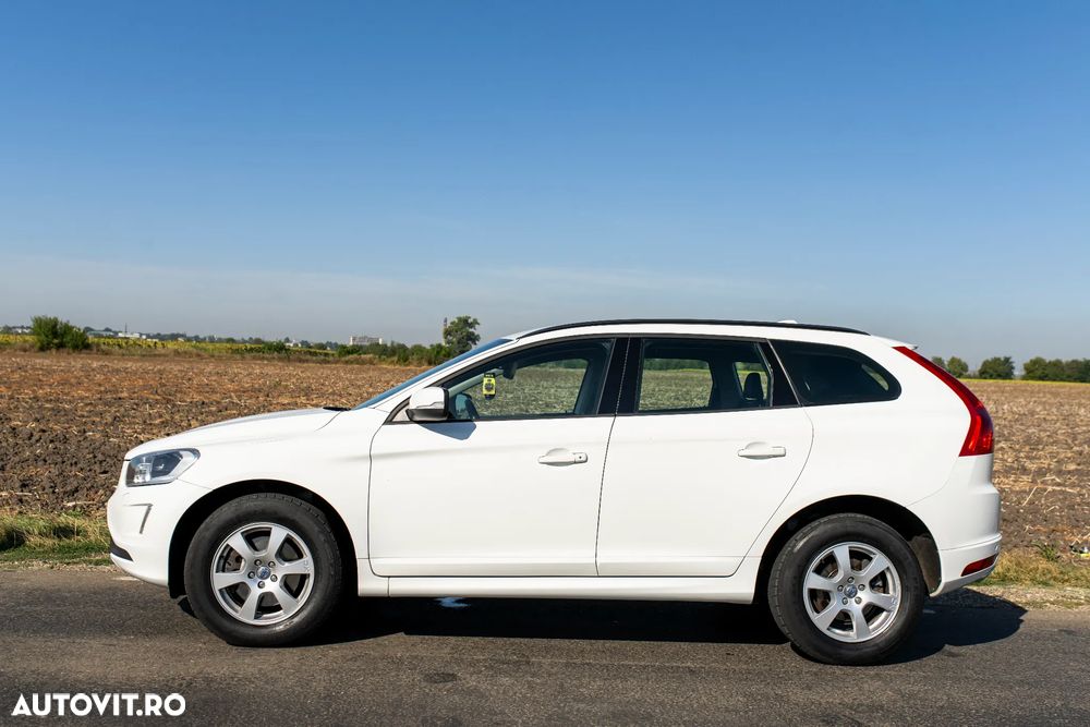 Volvo XC 60 D4 AWD Geartronic Momentum - 4