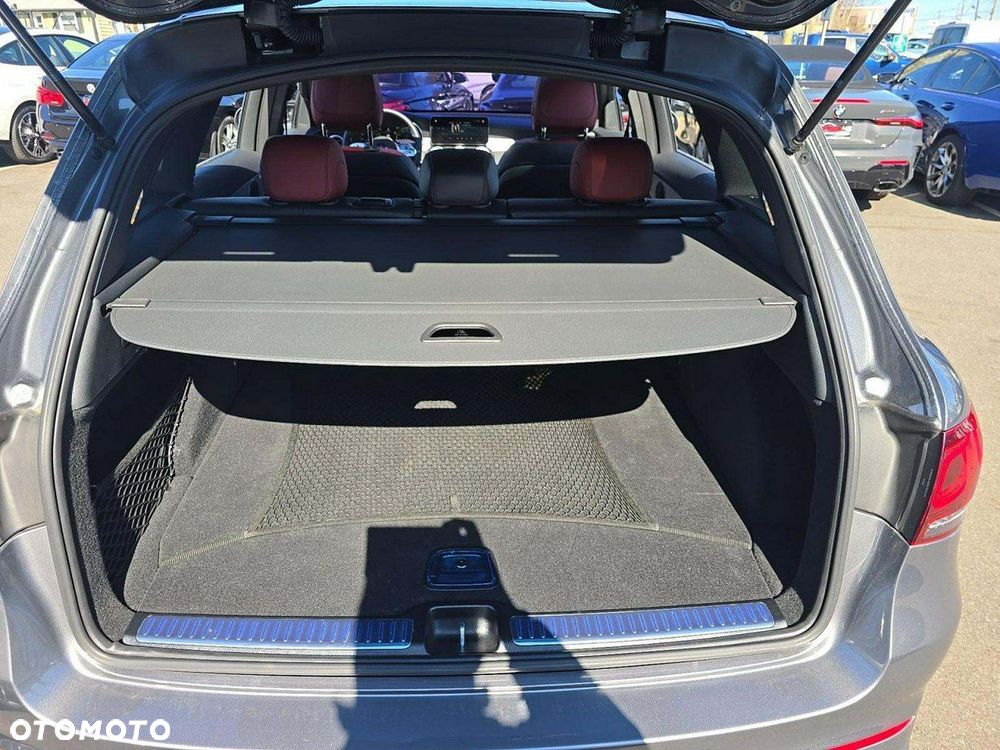 Mercedes-Benz GLC 300 4Matic 9G-TRONIC AMG Line - 13