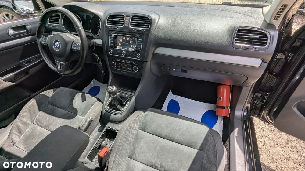 Volkswagen Golf - 22