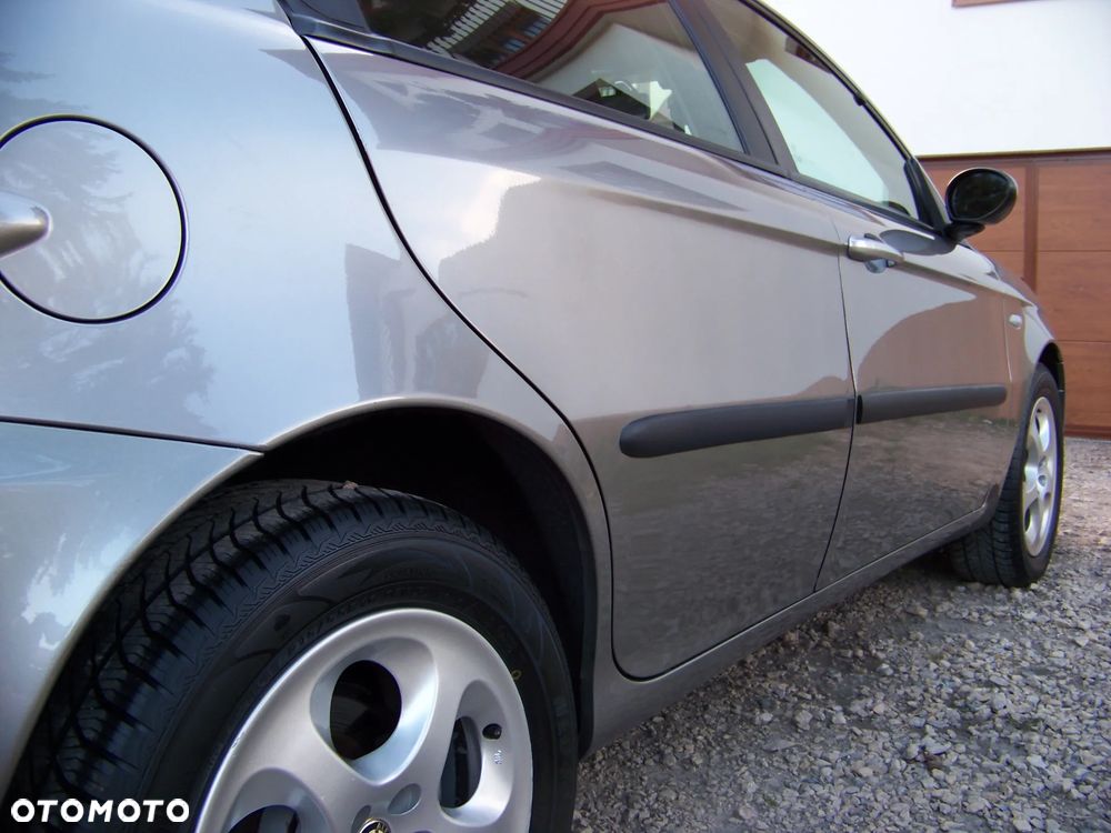 Alfa Romeo 147 - 13
