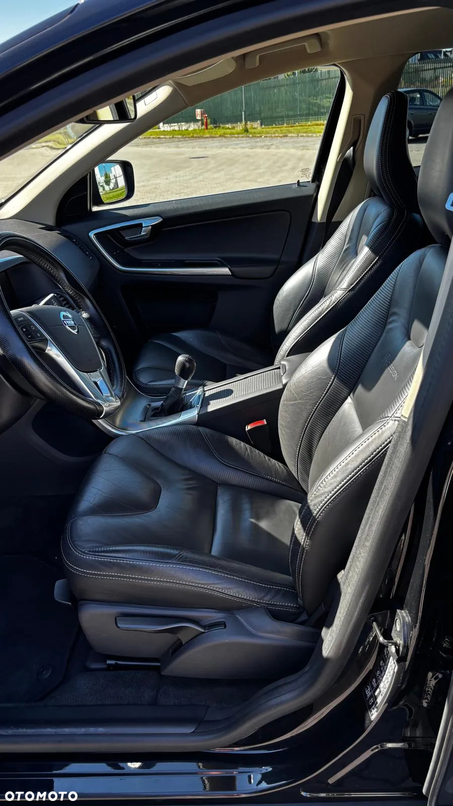 Volvo XC 60 D4 R-Design - 13