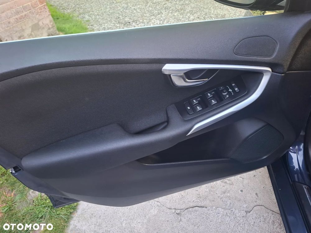 Volvo V40 D4 Momentum - 4