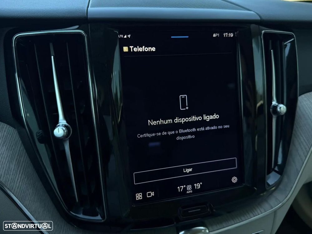 Volvo XC 60 2.0 B4 Plus Bright - 39