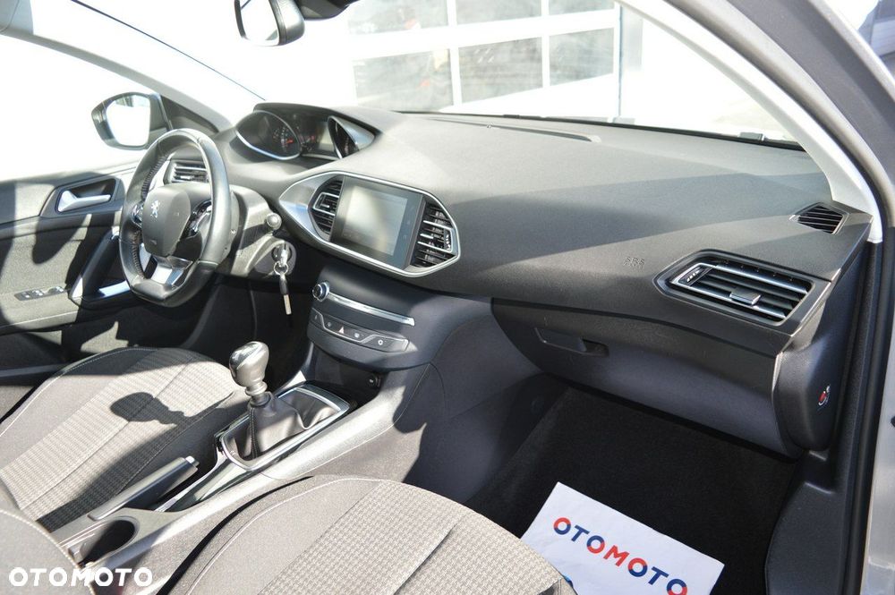 Peugeot 308 - 23