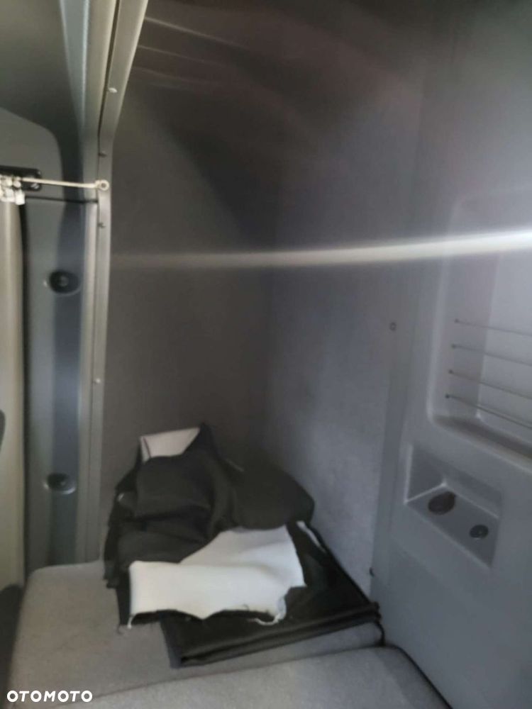 Renault Master kabina XL - 24