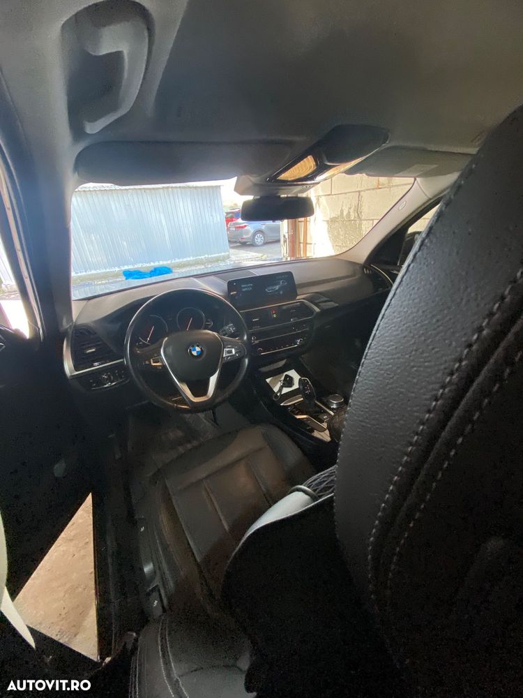 BMW X3 xDrive20i AT Luxury Line - 11