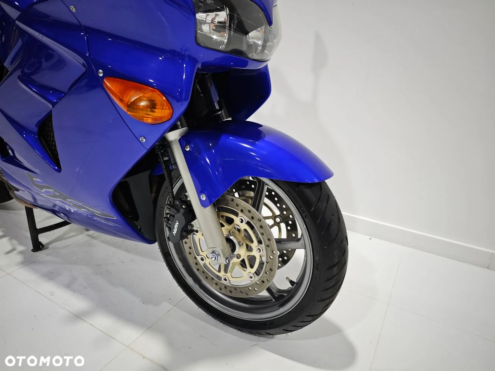 Honda VFR - 6