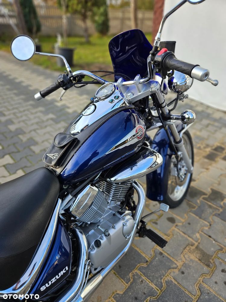 Suzuki Intruder - 2