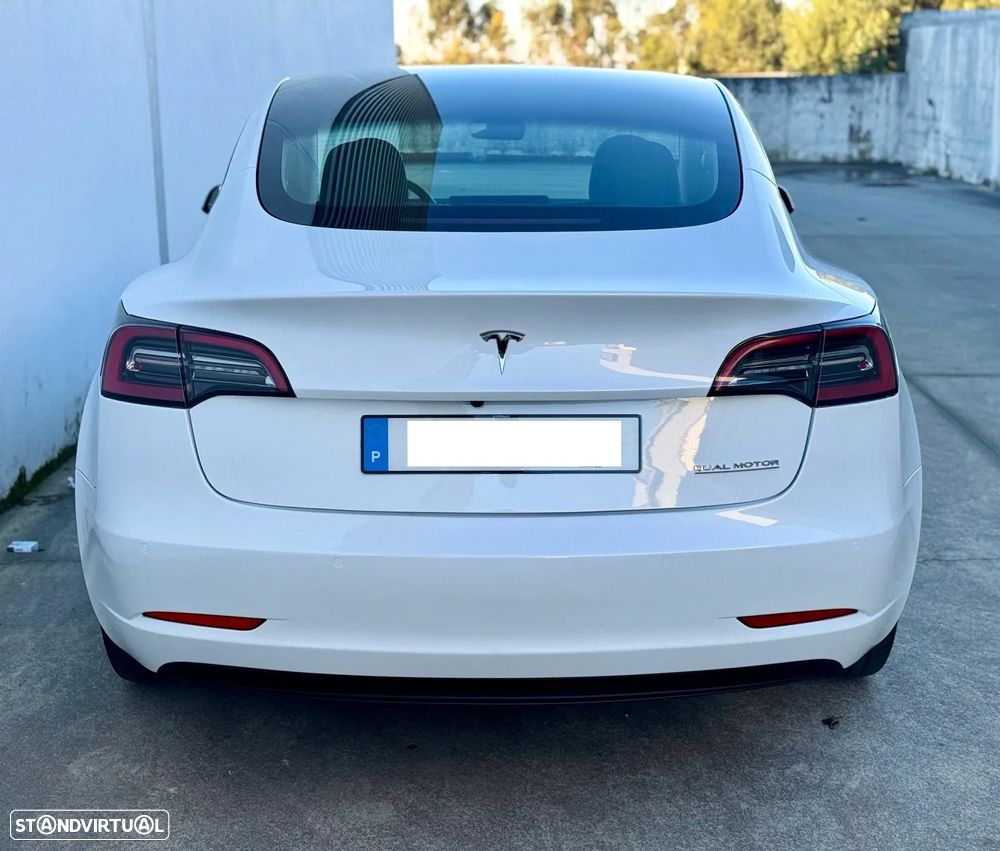 Tesla Model 3 Long-Range Dual Motor AWD - 4