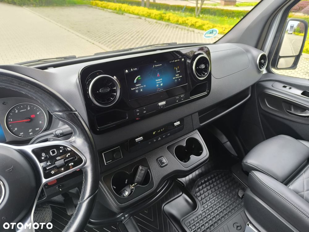 Mercedes-Benz Sprinter - 33