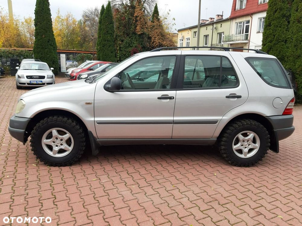 Mercedes-Benz ML 2000