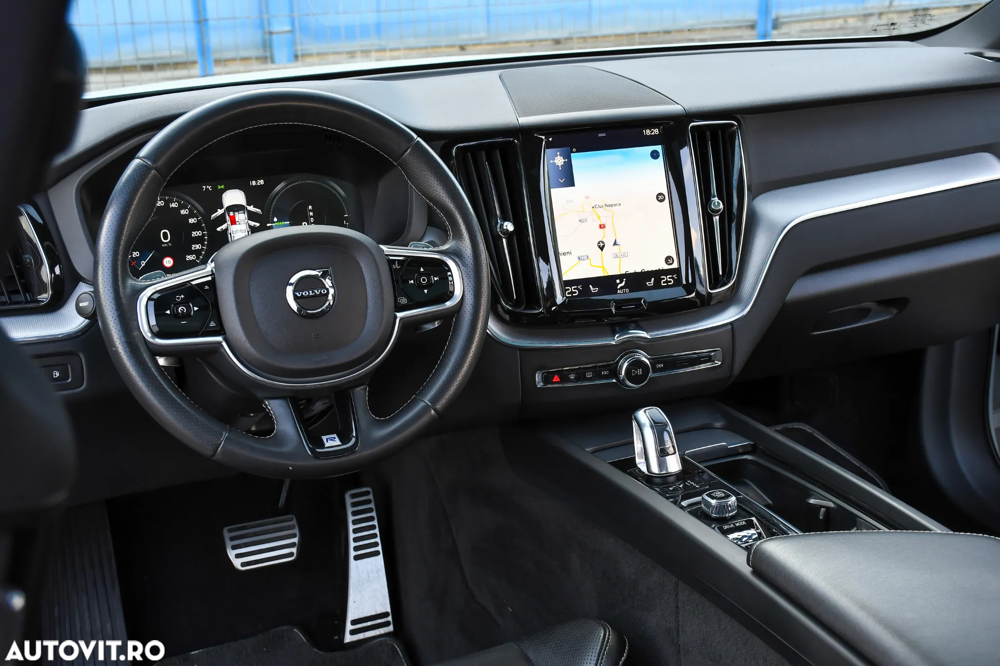 Volvo XC 60 T8 Twin Engine AWD Geartronic RDesign - 34