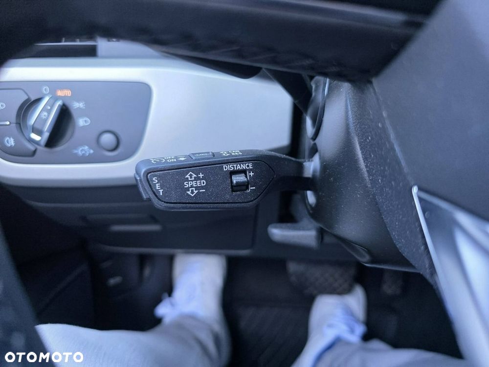 Audi A4 Limousine 40 TFSI S tronic S line - 16