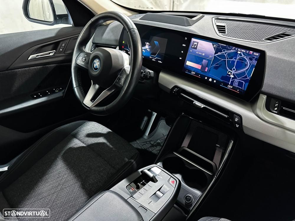 BMW iX1 xDrive30 - 32