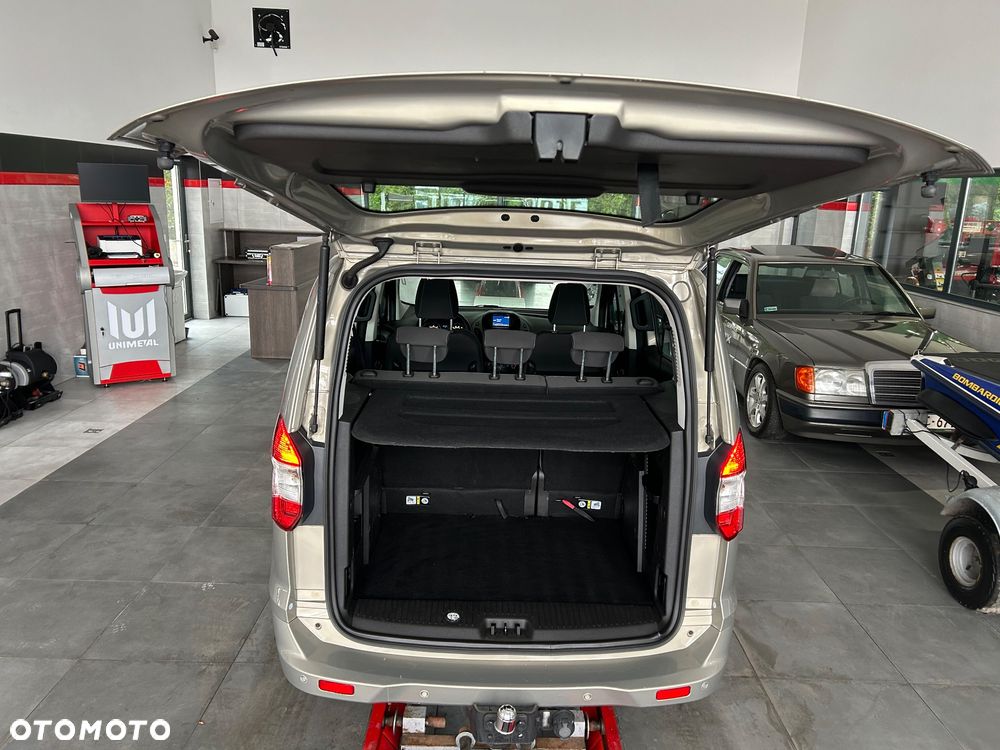Ford Tourneo Courier 1.0 EcoBoost S&S Ambiente - 23