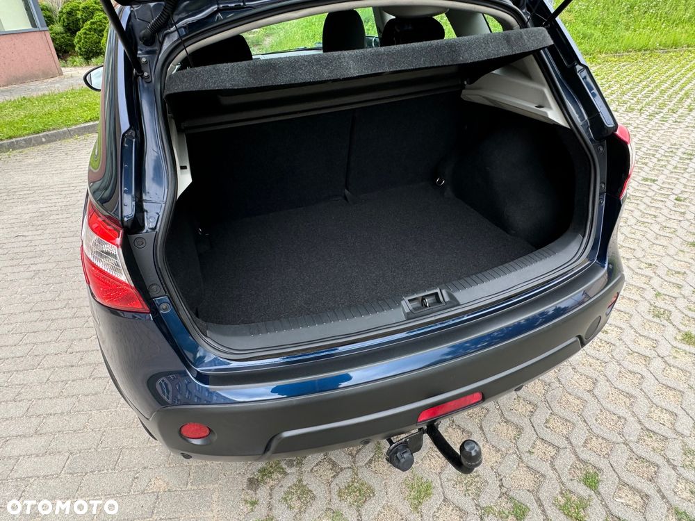 Nissan Qashqai 2.0 dCi DPF tekna - 28
