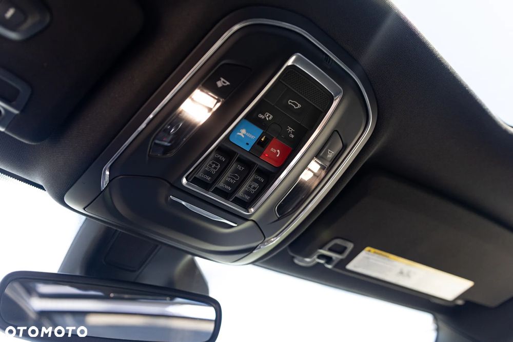 Jeep Grand Cherokee - 27