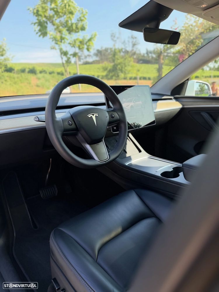 Tesla Model Y RWD - 10