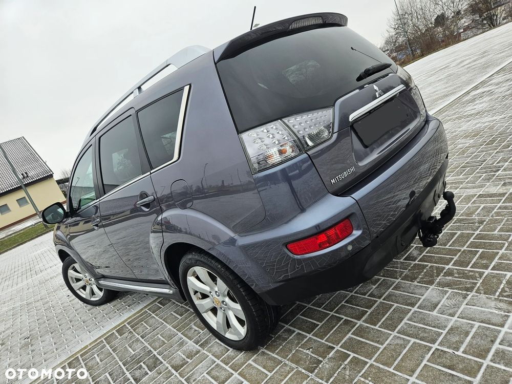 Mitsubishi Outlander - 3